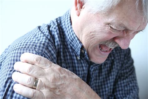 Боли в суставах у пожилых - причины и механизмы возникновения